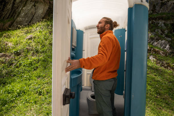 Portable Toilet Options We Offer in Redgranite, WI