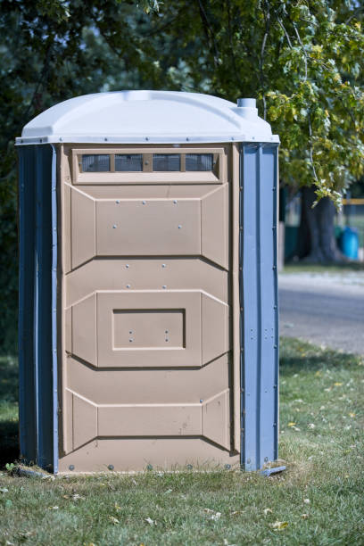 Best Portable toilet rental cost  in Redgranite, WI